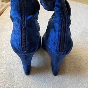 Booties 9.5 Crushed Velvet Blue